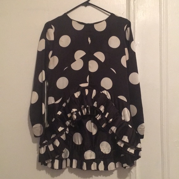 Gracia Black Polka Dot Hi-lo Pleated Blouse - Picture 4 of 11